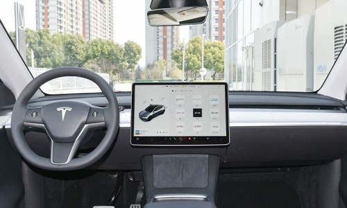 Tesla Model Y (44)