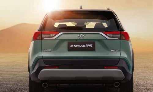 Toyota RAV4 (4)